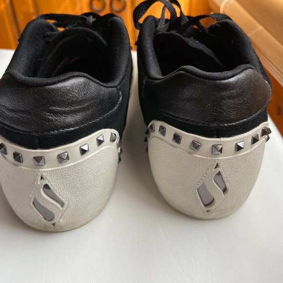 Skechers - Picture 3 of 5